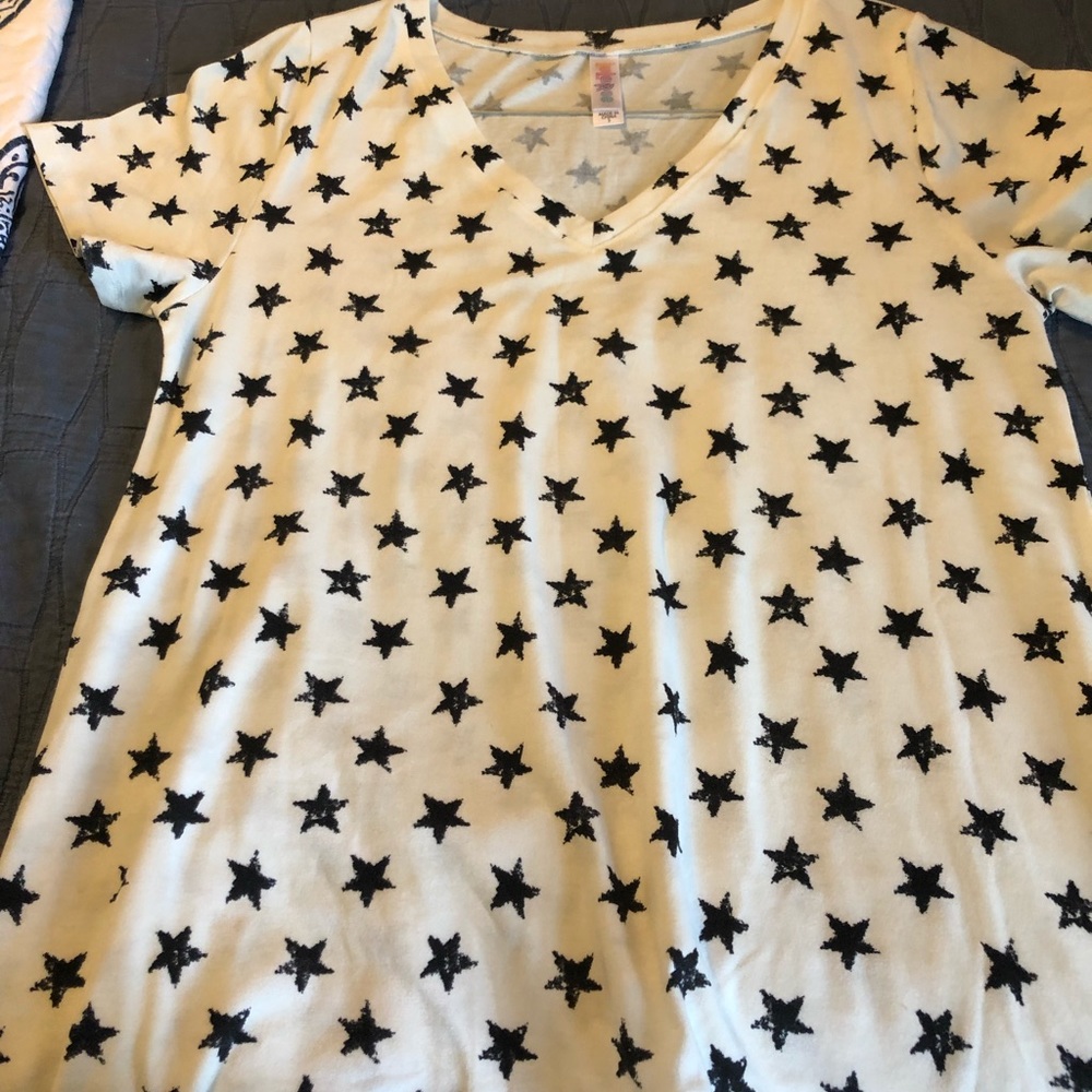 V neck tee